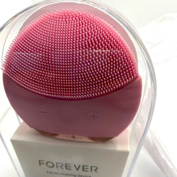 Brand New Cleanser and Exfoliate Electric Device - Picture 1 of 2